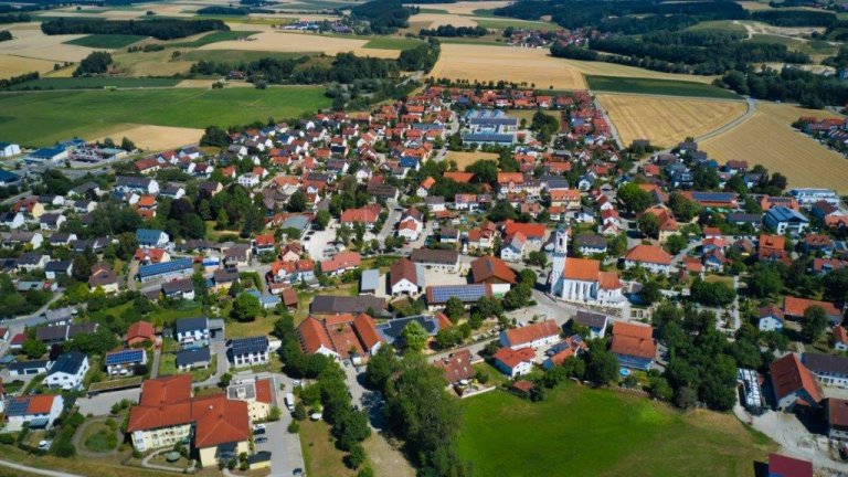 Grossansicht in neuem Fenster: Luftbildaufnahmen Zolling - Zolling (6/6)